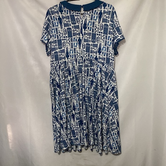 TORRID BBC DR.WHO WO SIZE 2(2X)DRESS BLUE PETER PAN COLLAR SHEER INSET BUTTONS - Picture 12 of 12